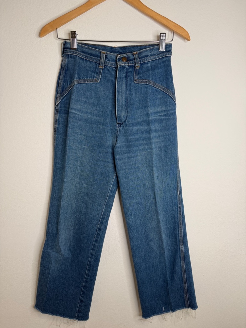 Vintage High-Waisted Wide Leg Cropped Jeans